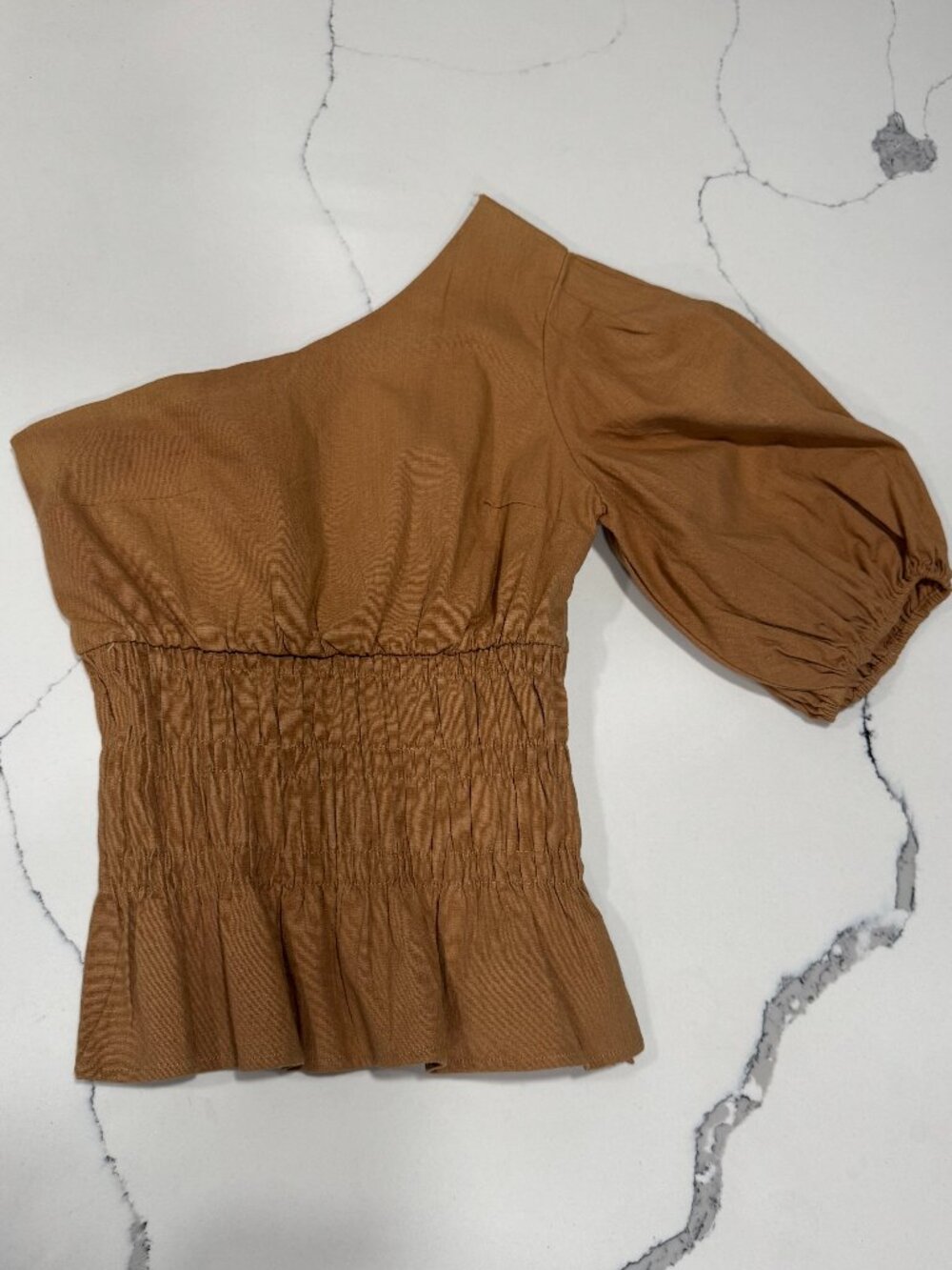 Cute boutique-style Strut & Bolt top in a warm caramel/cognac brown! 🤎